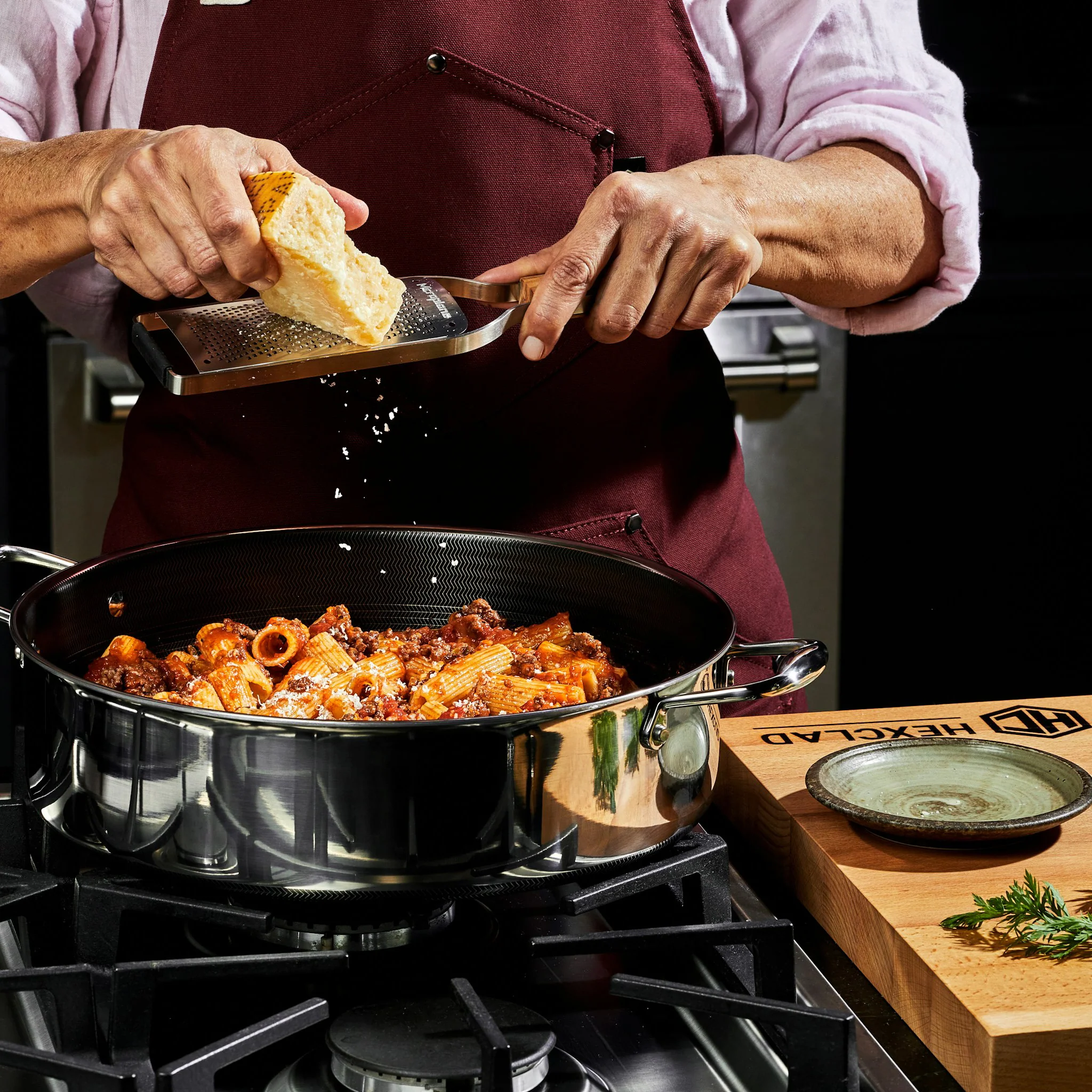 6.6 Litre Hybrid Deep Sauté Pan/Chicken Fryer with Lid - Image 5